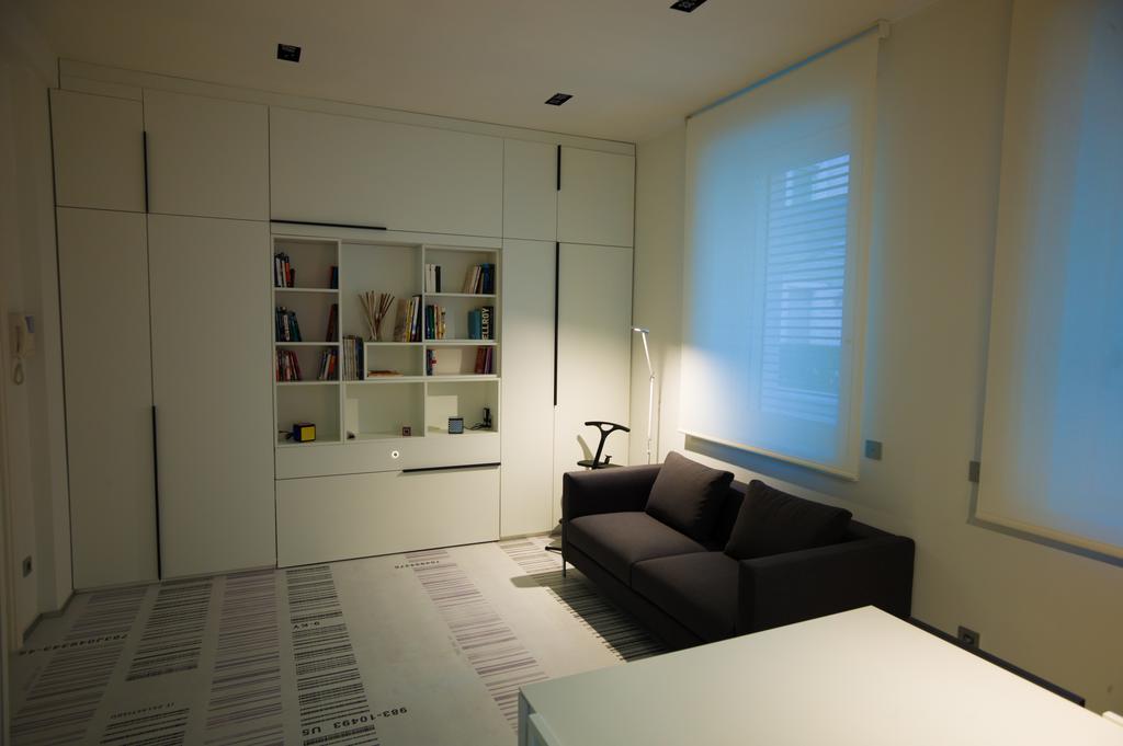 Stylish Mini In The Heart Of Milano Apartment Room photo